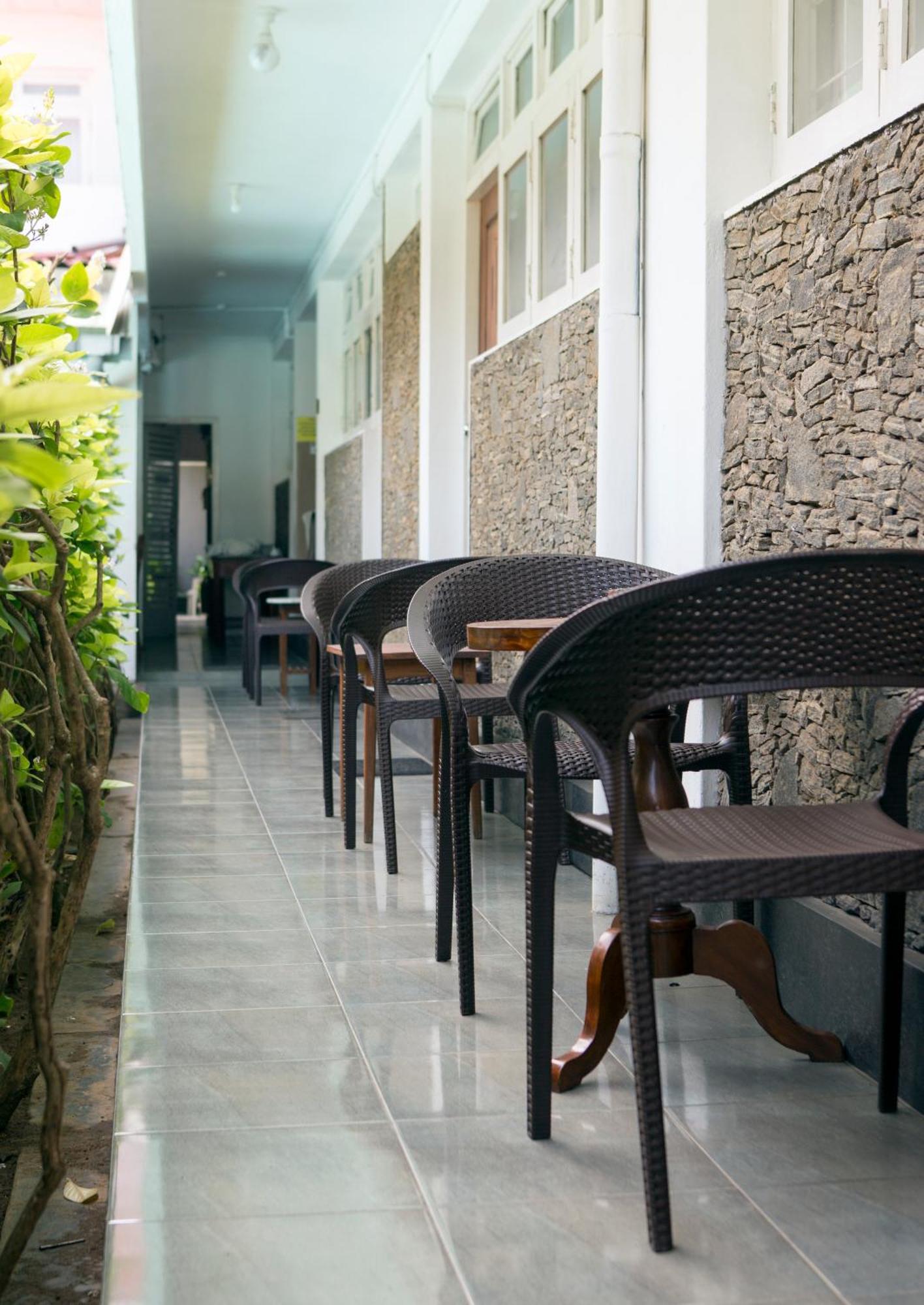 Ranveli Beach Hotel Dehiwala-Mount Lavinia Eksteriør billede