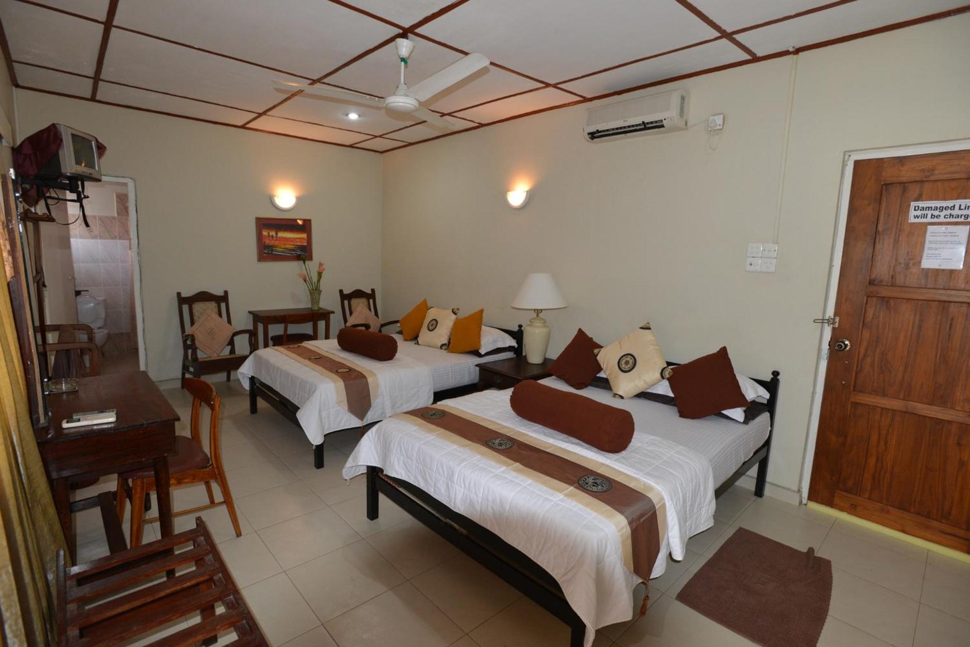 Ranveli Beach Hotel Dehiwala-Mount Lavinia Eksteriør billede