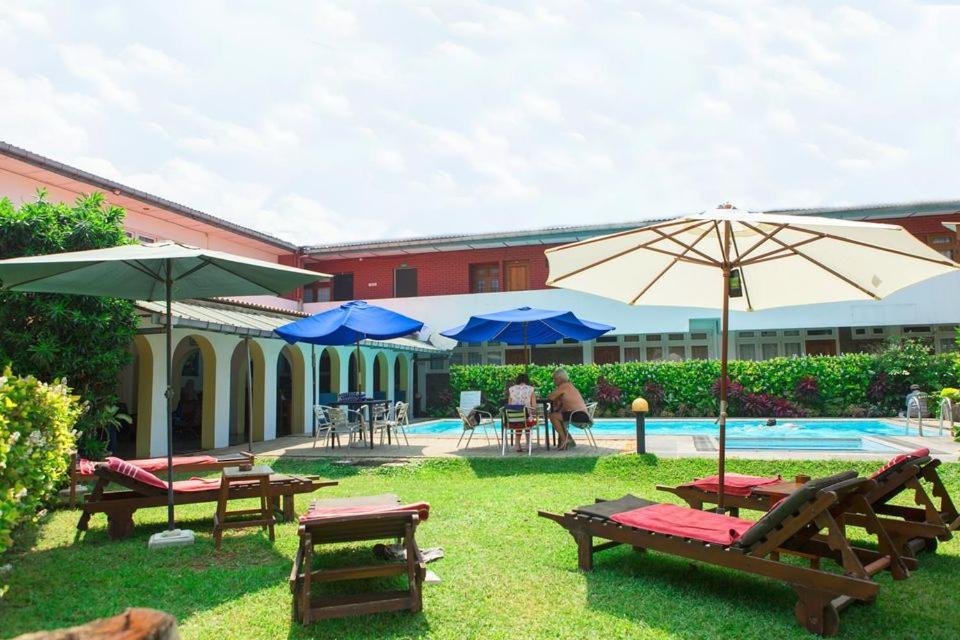 Ranveli Beach Hotel Dehiwala-Mount Lavinia Eksteriør billede