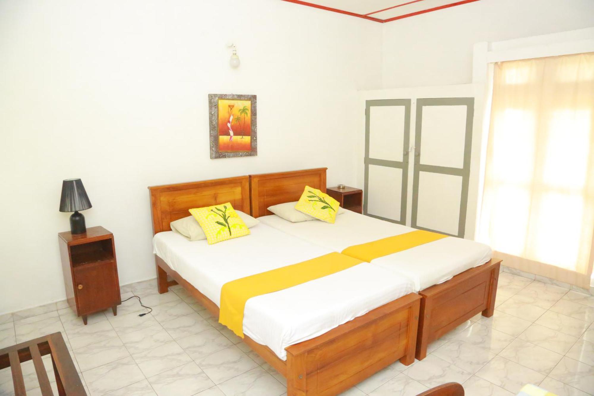 Ranveli Beach Hotel Dehiwala-Mount Lavinia Eksteriør billede