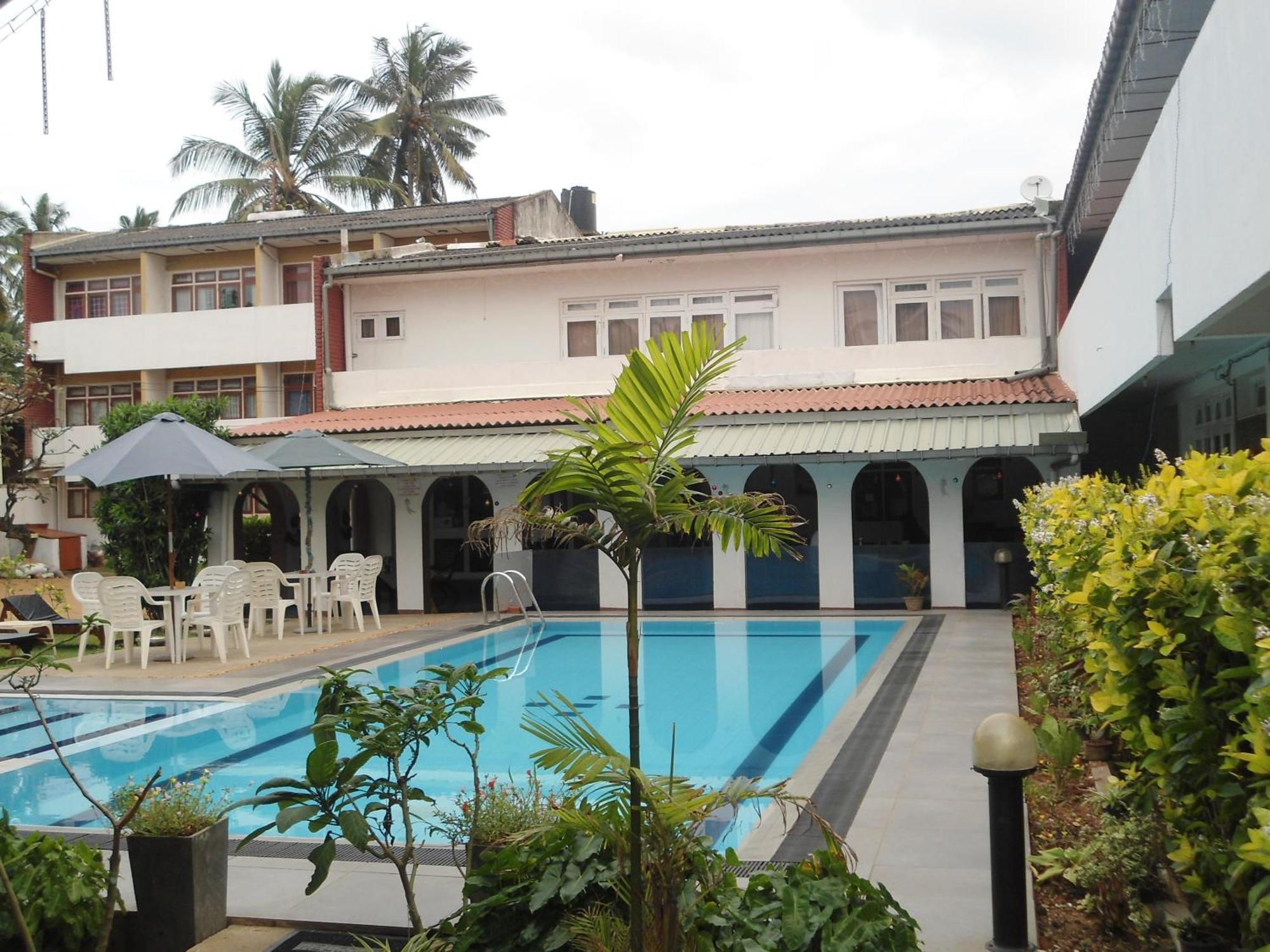 Ranveli Beach Hotel Dehiwala-Mount Lavinia Eksteriør billede