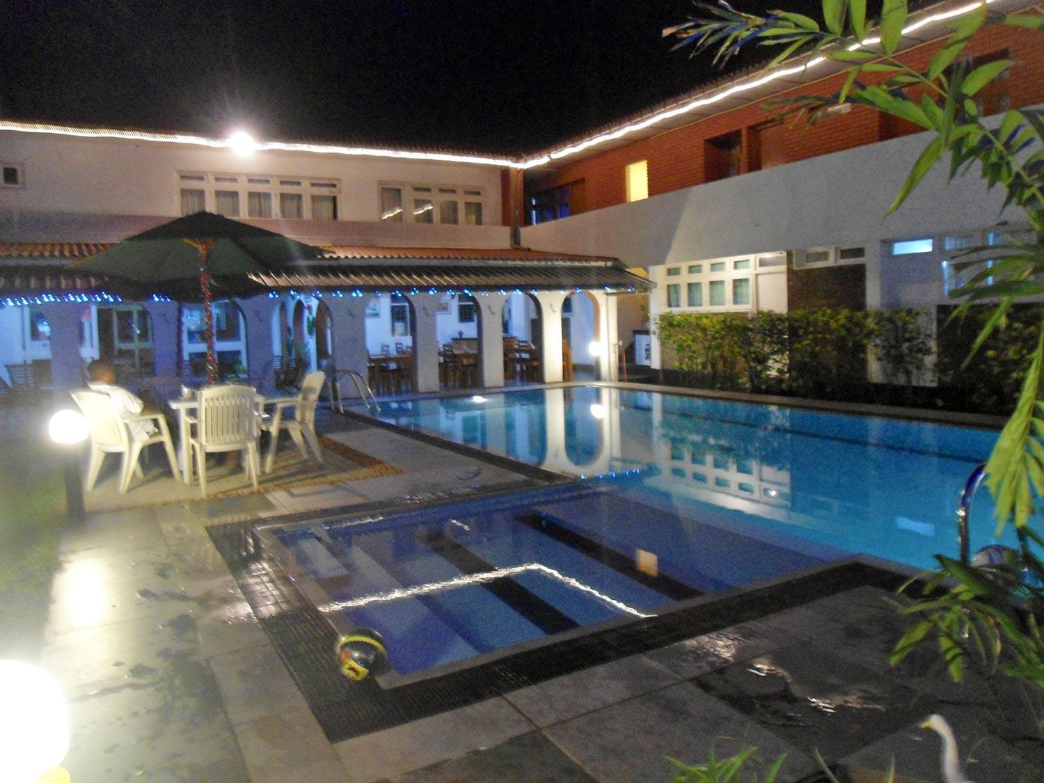 Ranveli Beach Hotel Dehiwala-Mount Lavinia Eksteriør billede