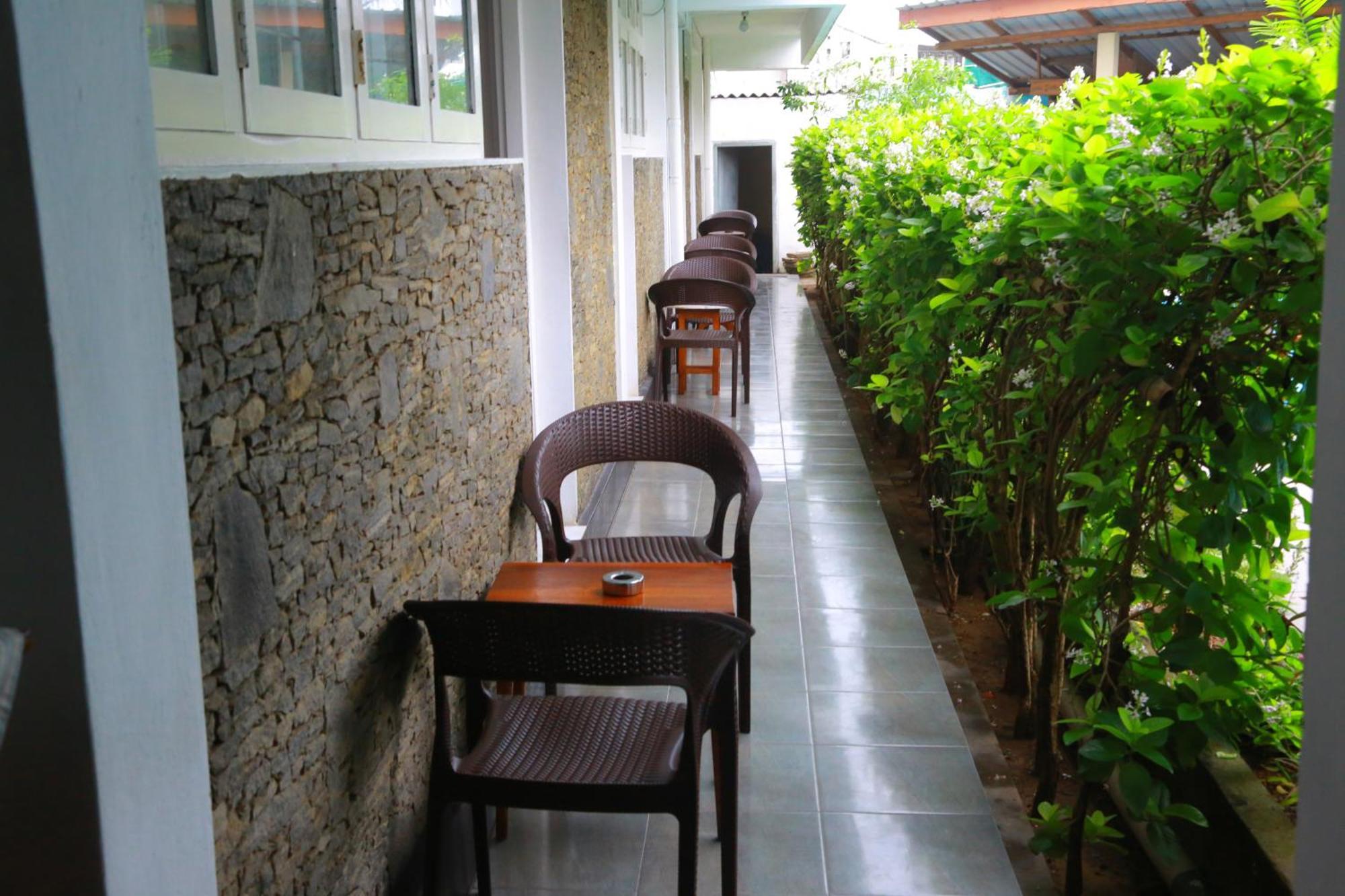Ranveli Beach Hotel Dehiwala-Mount Lavinia Eksteriør billede