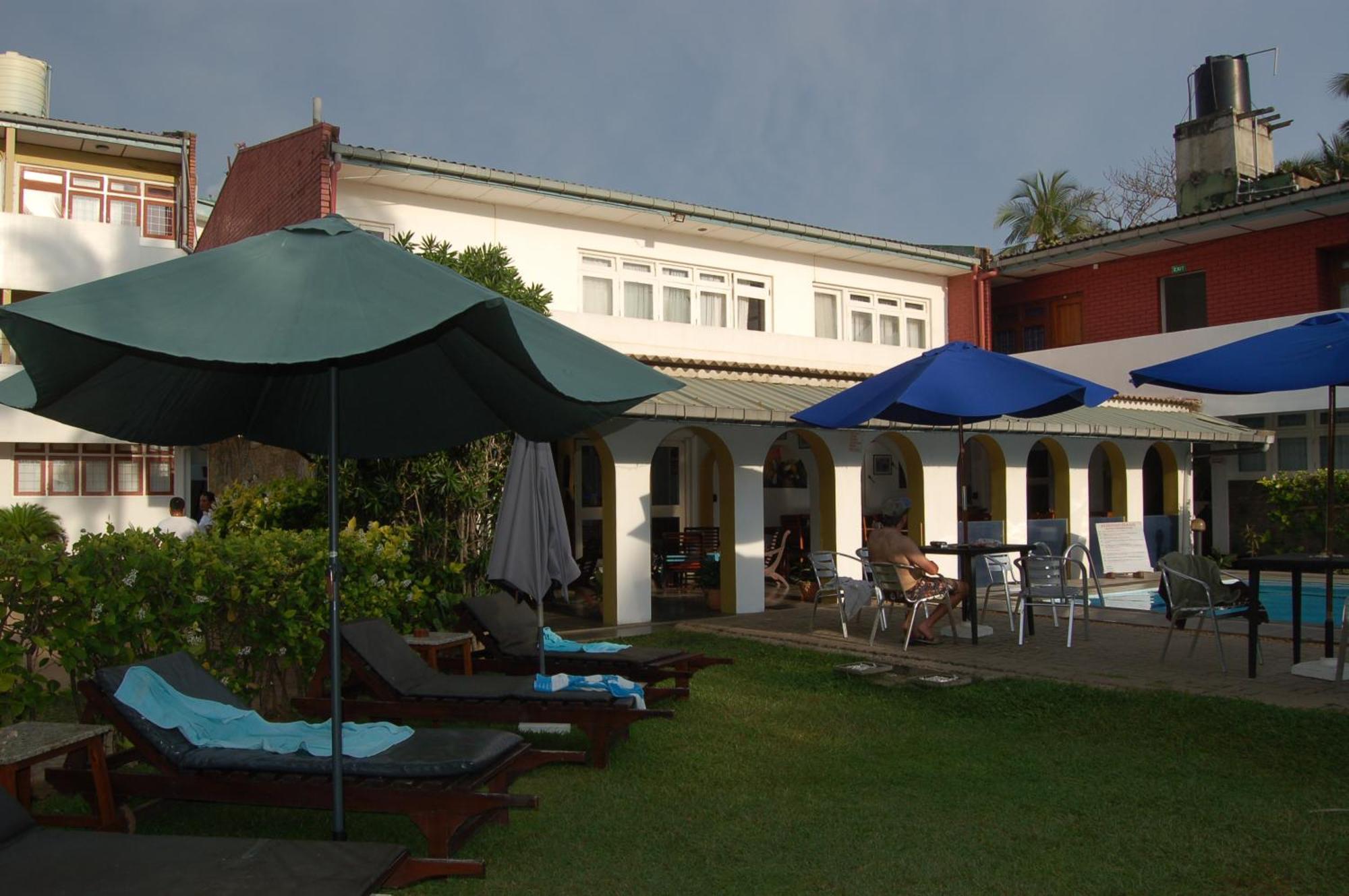 Ranveli Beach Hotel Dehiwala-Mount Lavinia Eksteriør billede