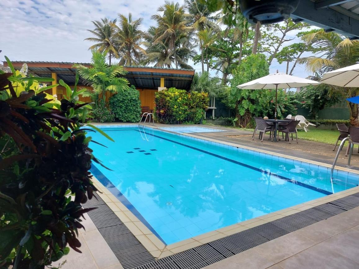 Ranveli Beach Hotel Dehiwala-Mount Lavinia Eksteriør billede